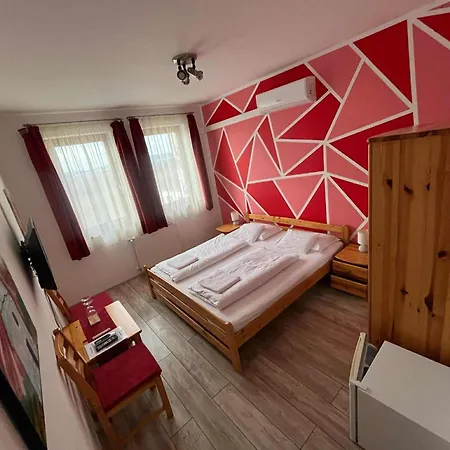 Pocz Pinceszet Vendeghaz Balatonlelle